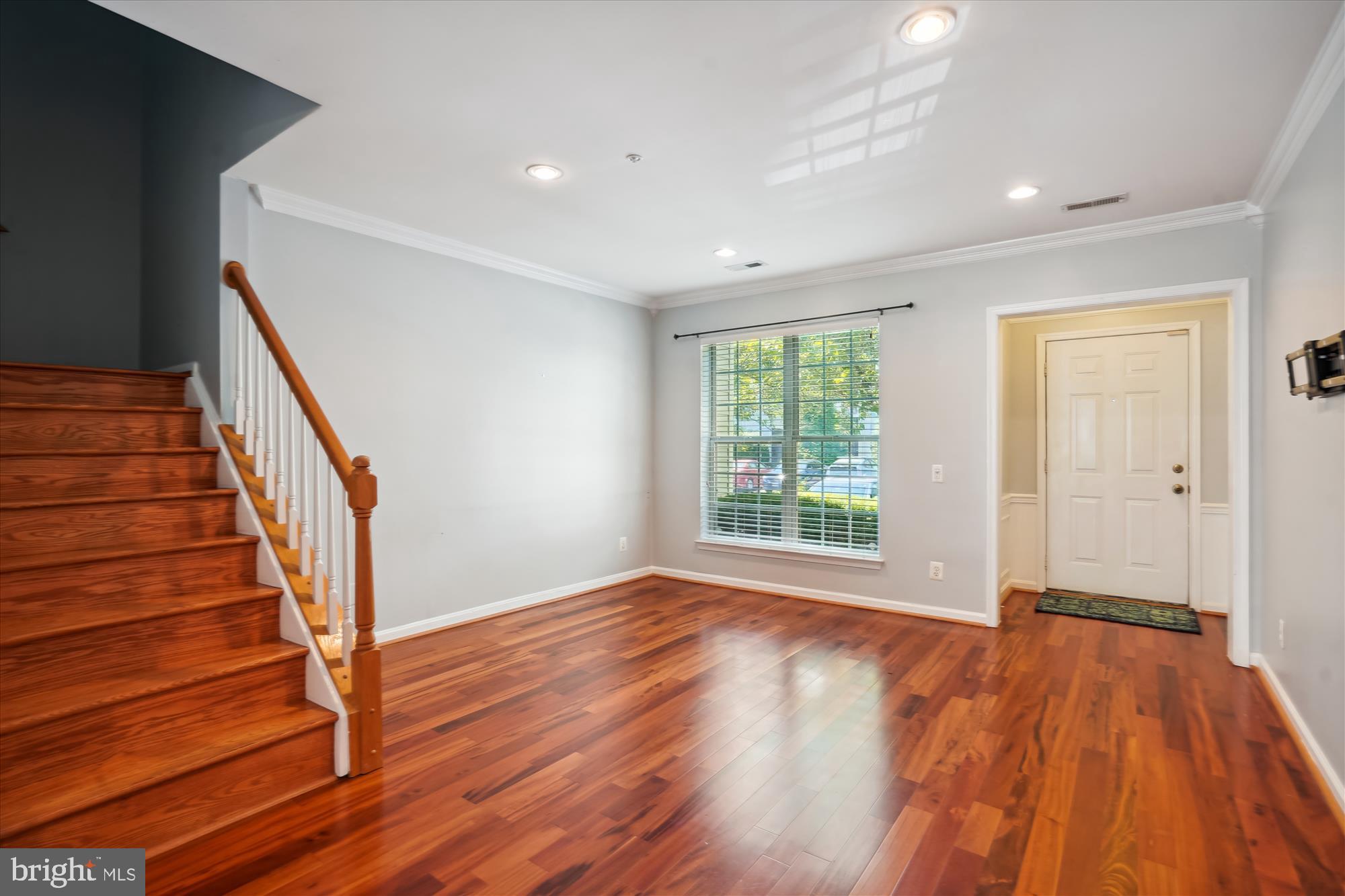 DOMINION STATION CONDOMINIUM - Residential Lease