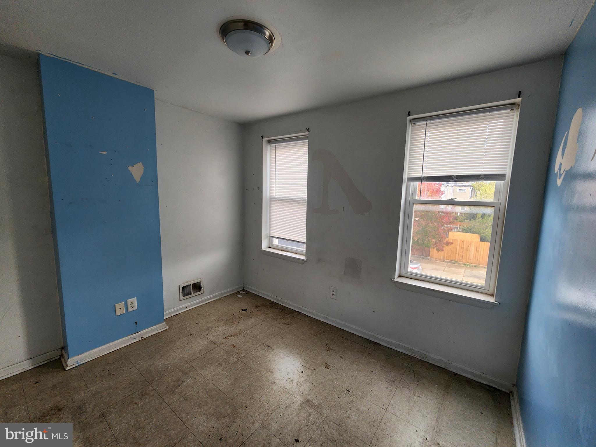 SANDTOWN-WINCHESTER - Residential