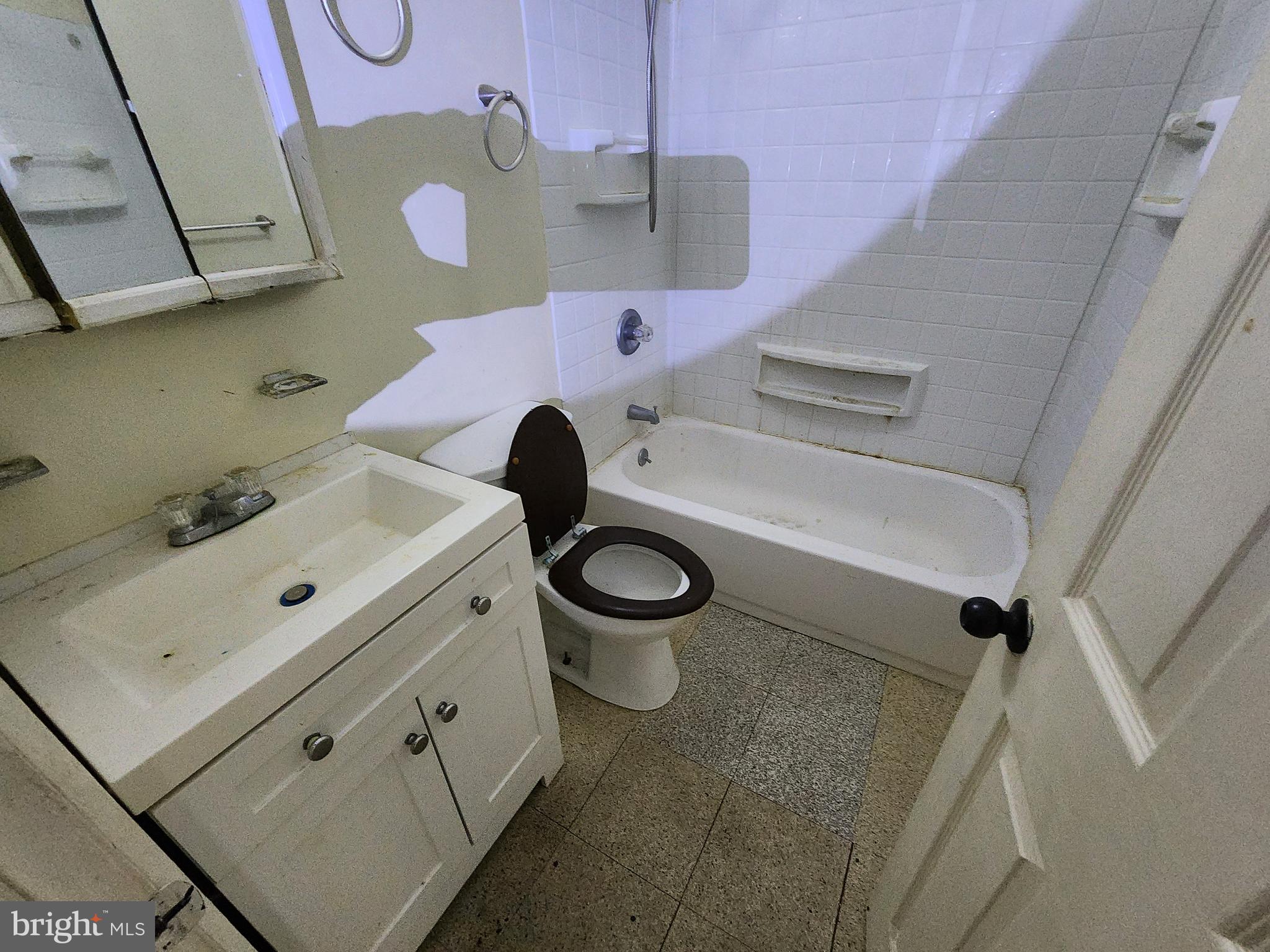 SANDTOWN-WINCHESTER - Residential