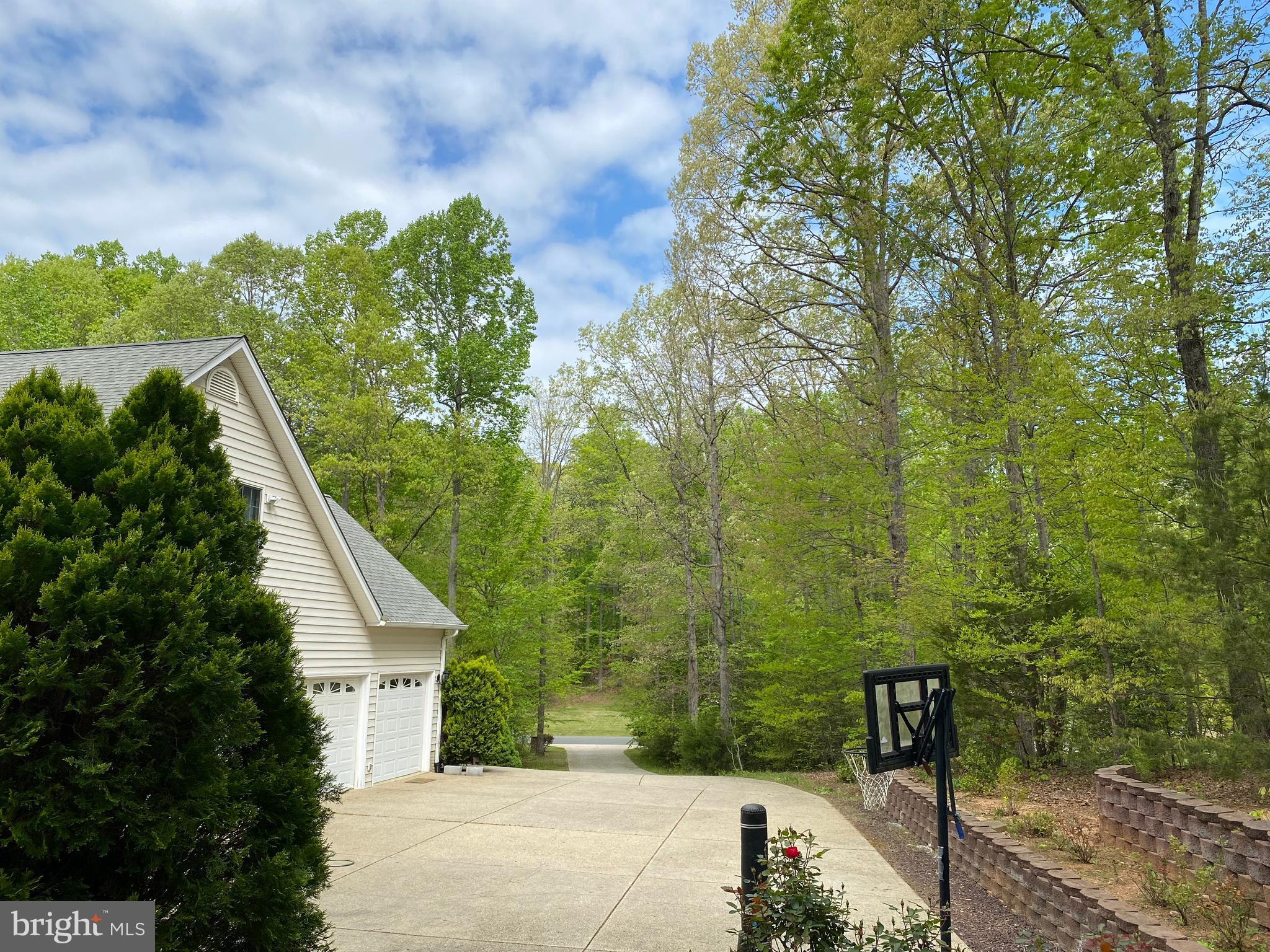 HUNTERS POND - Residential