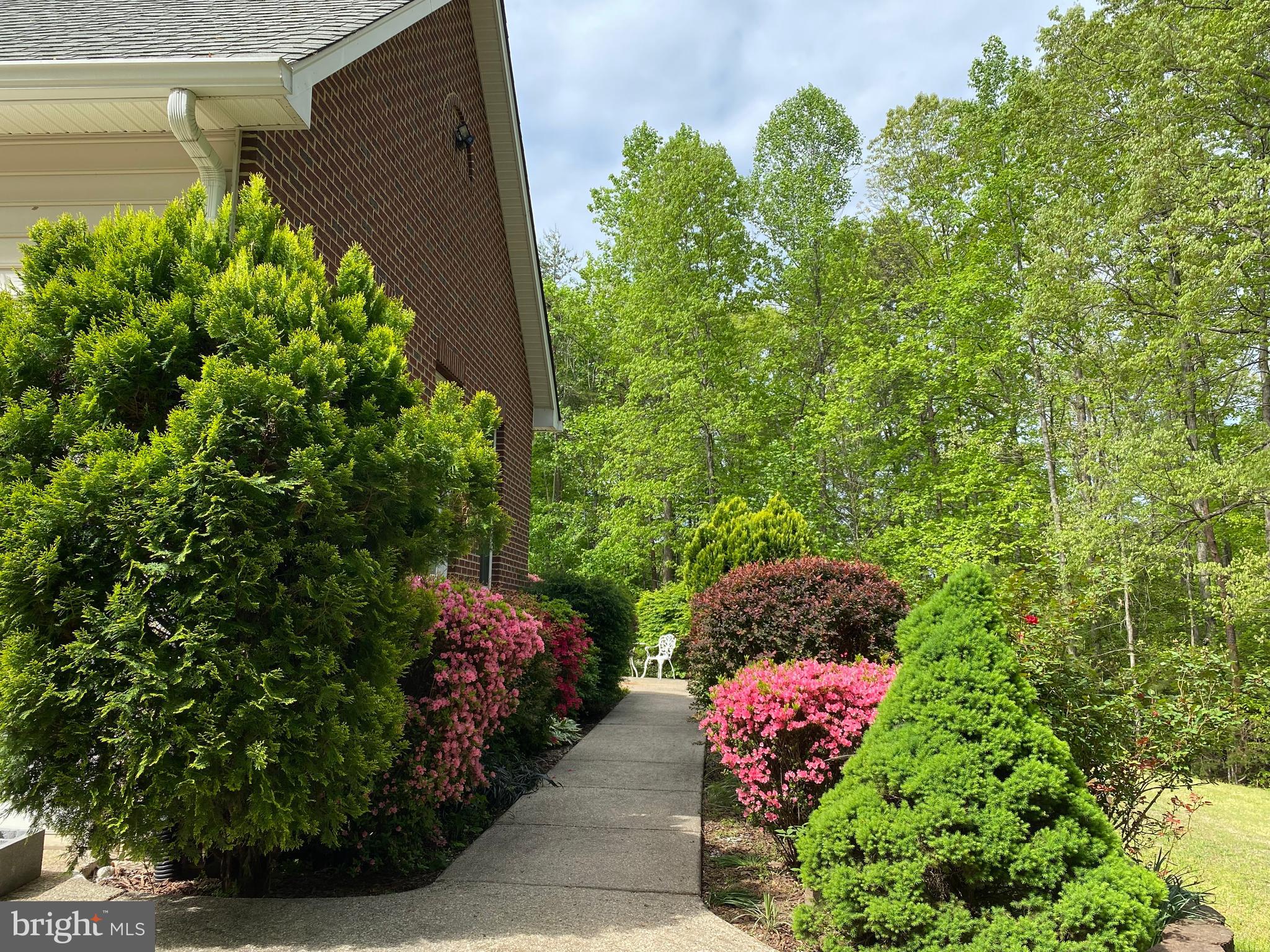 HUNTERS POND - Residential