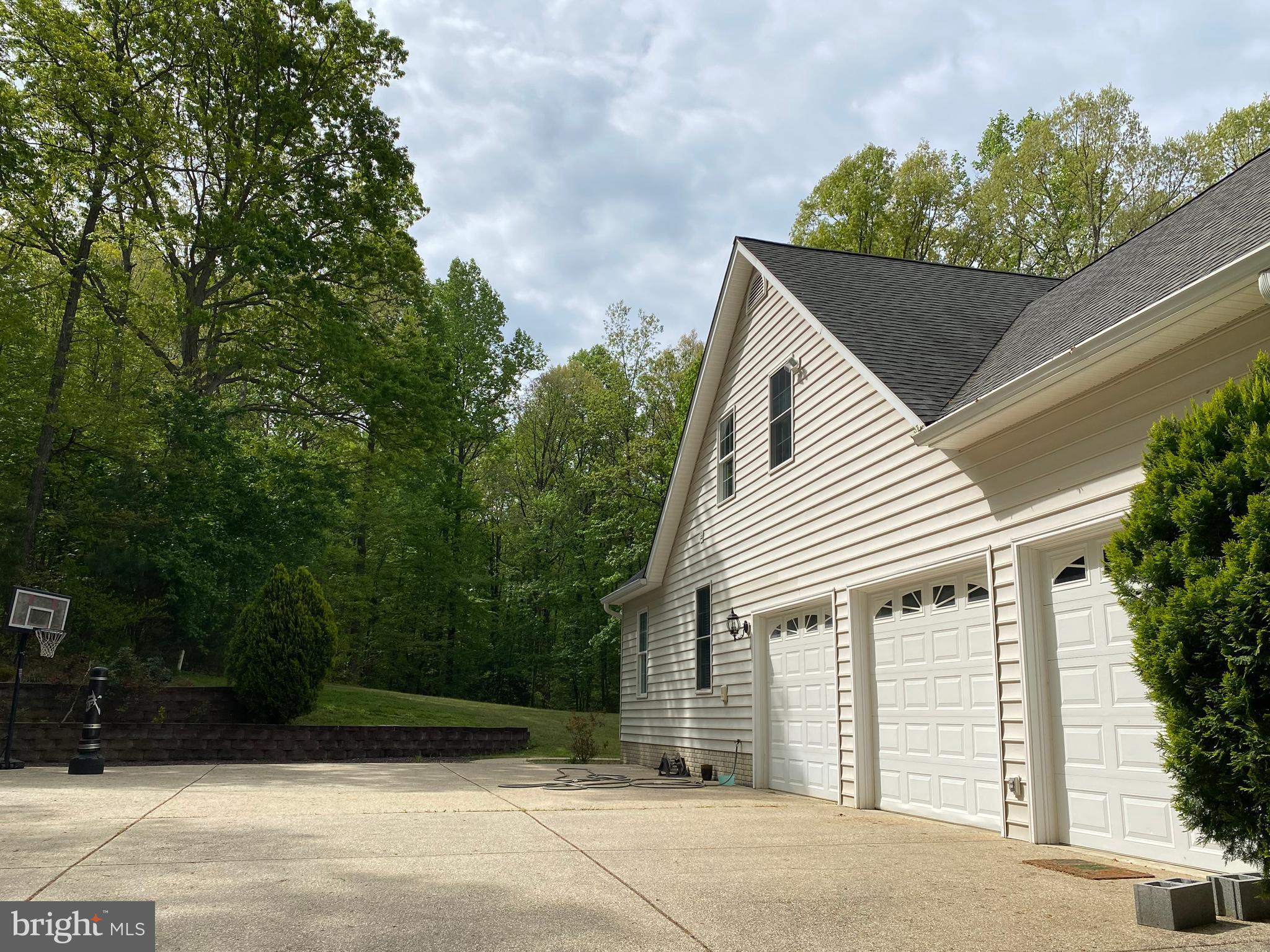 HUNTERS POND - Residential