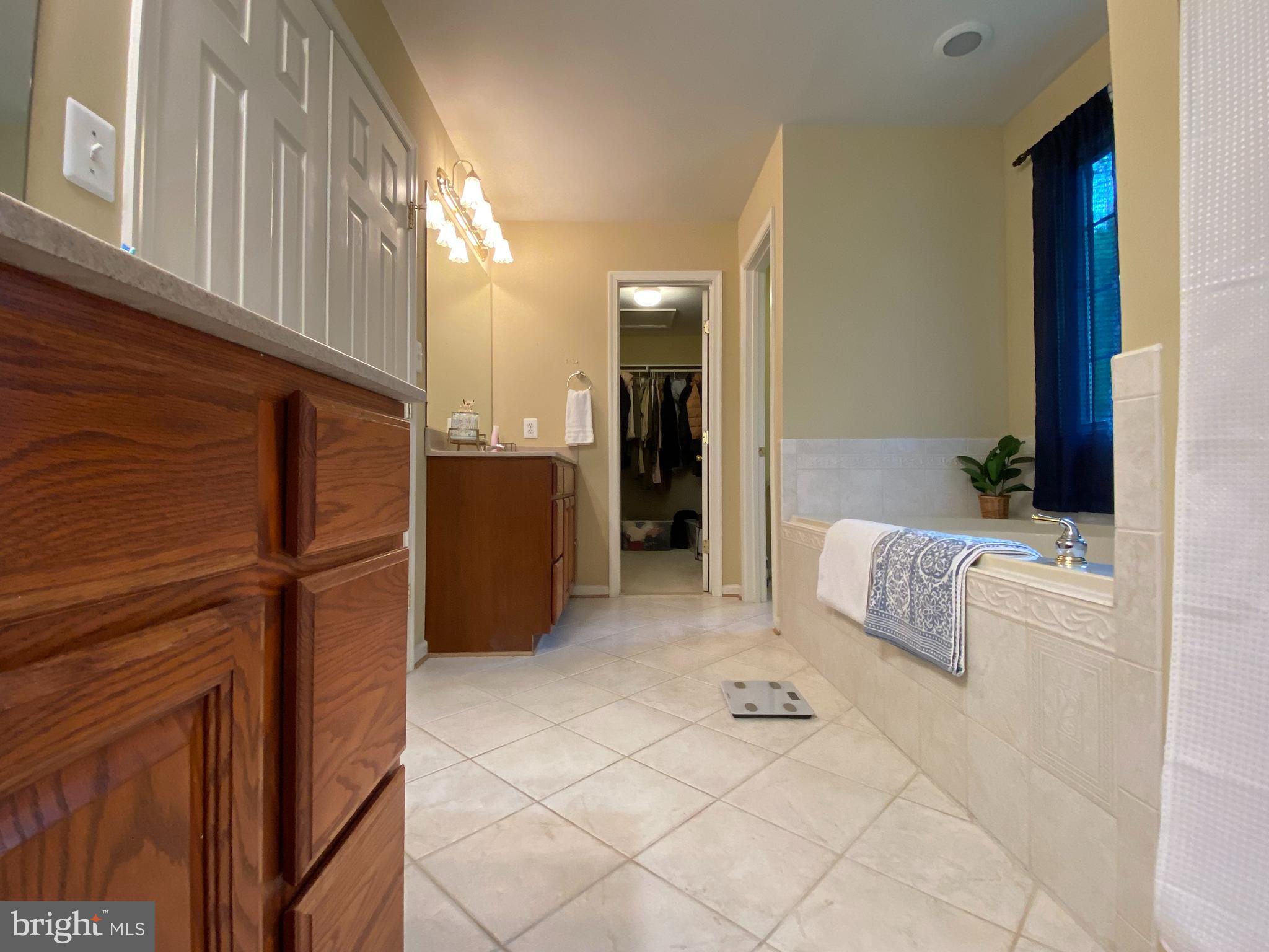 HUNTERS POND - Residential