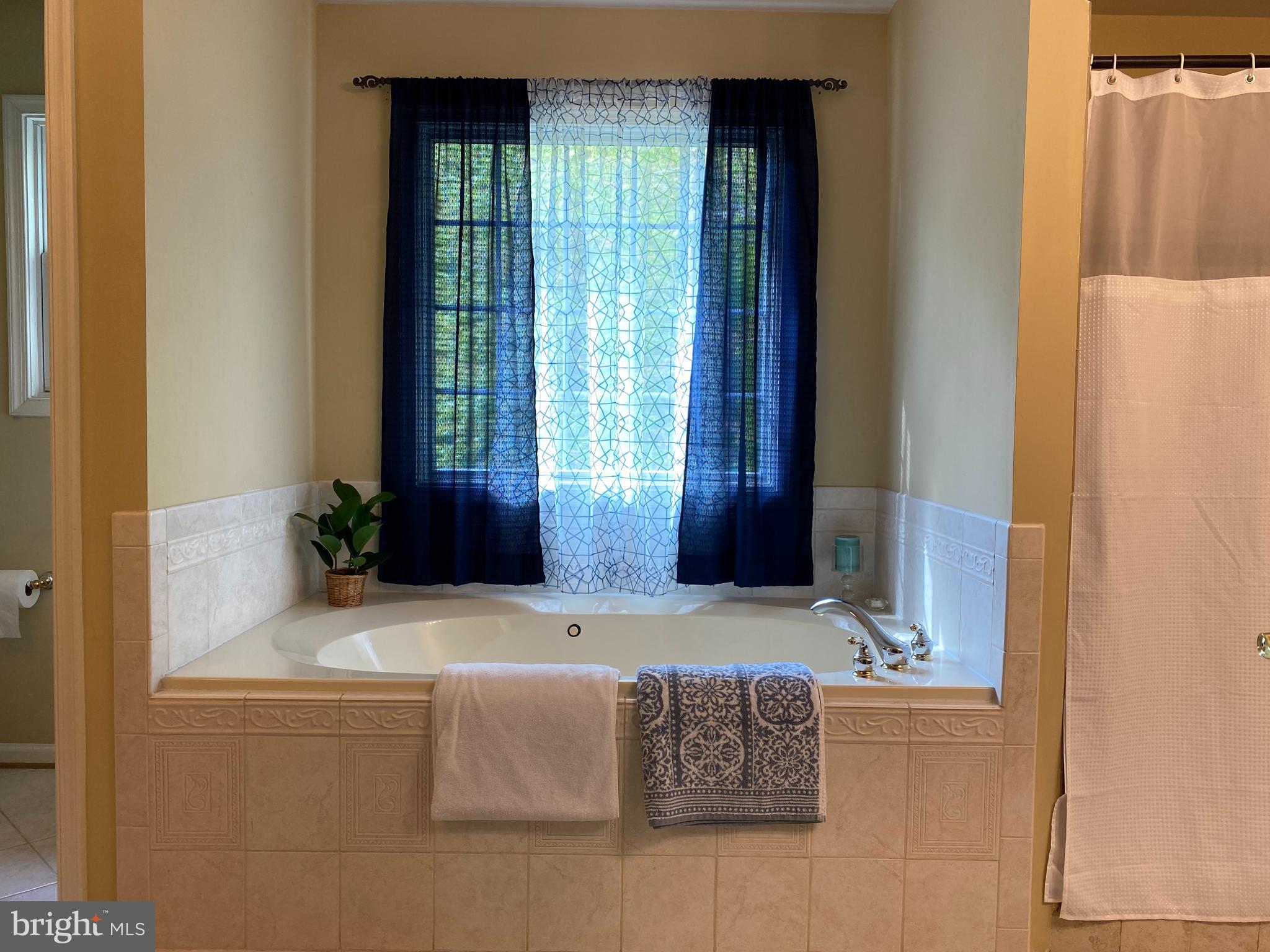 HUNTERS POND - Residential