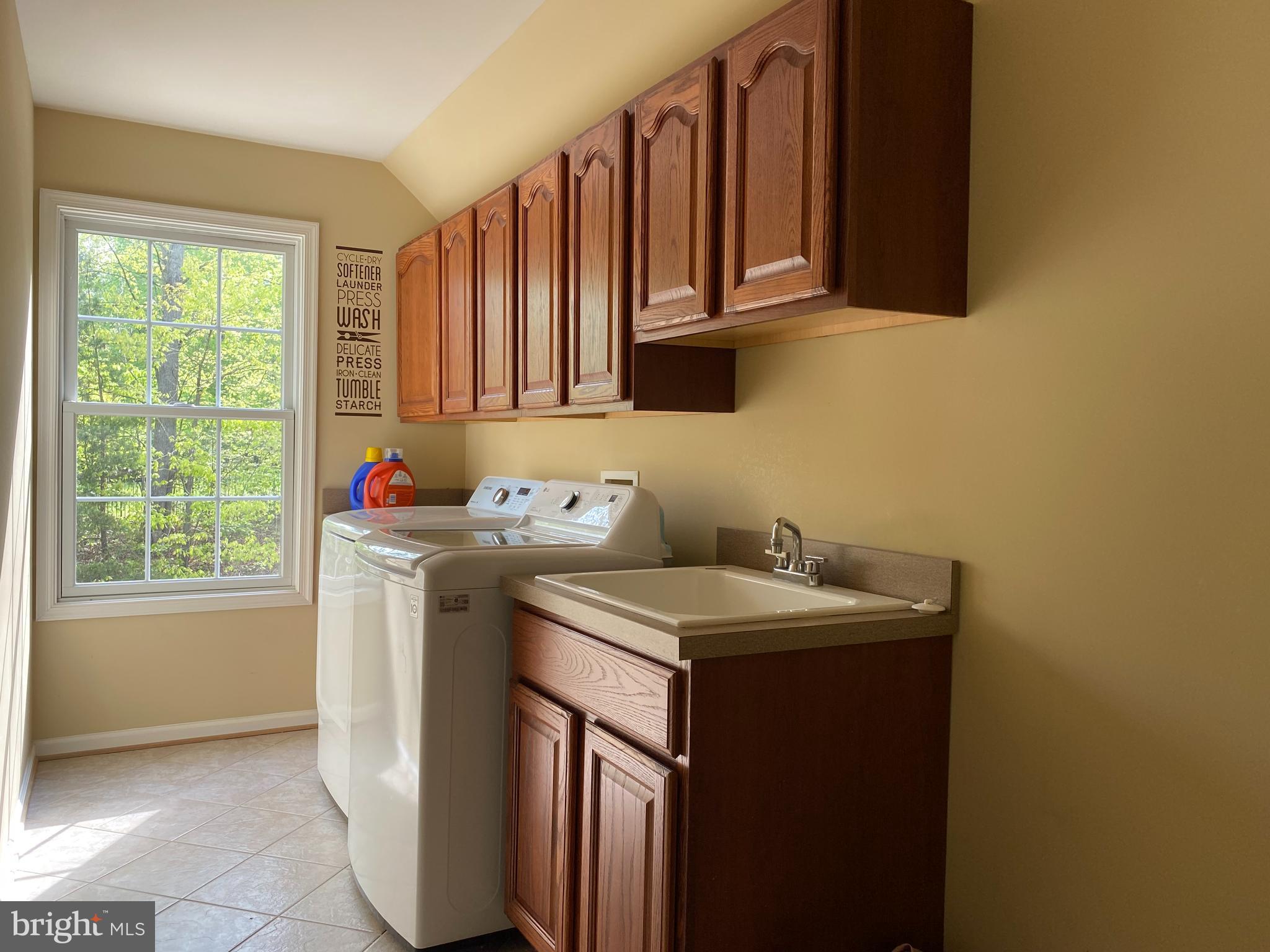 HUNTERS POND - Residential