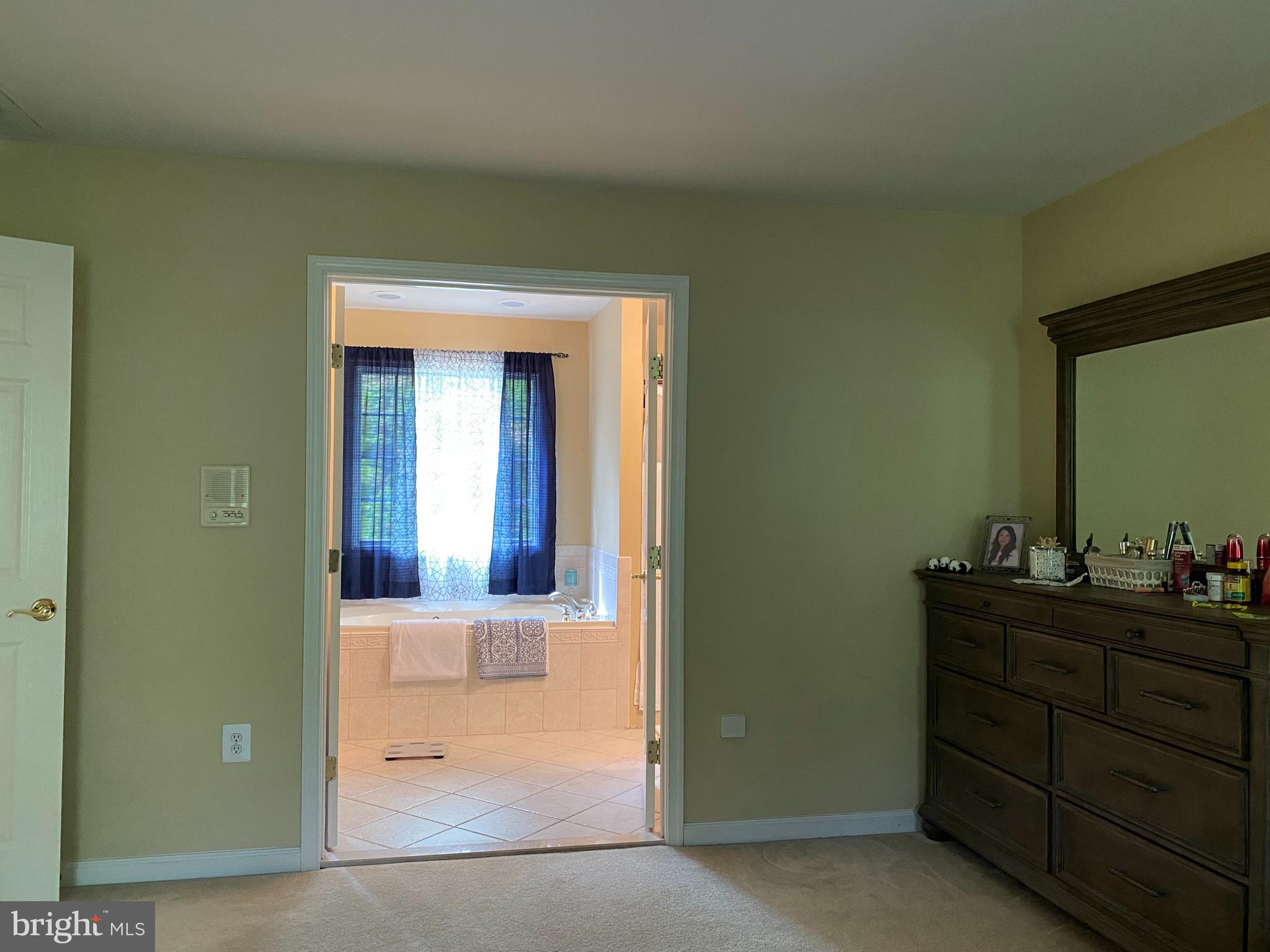 HUNTERS POND - Residential