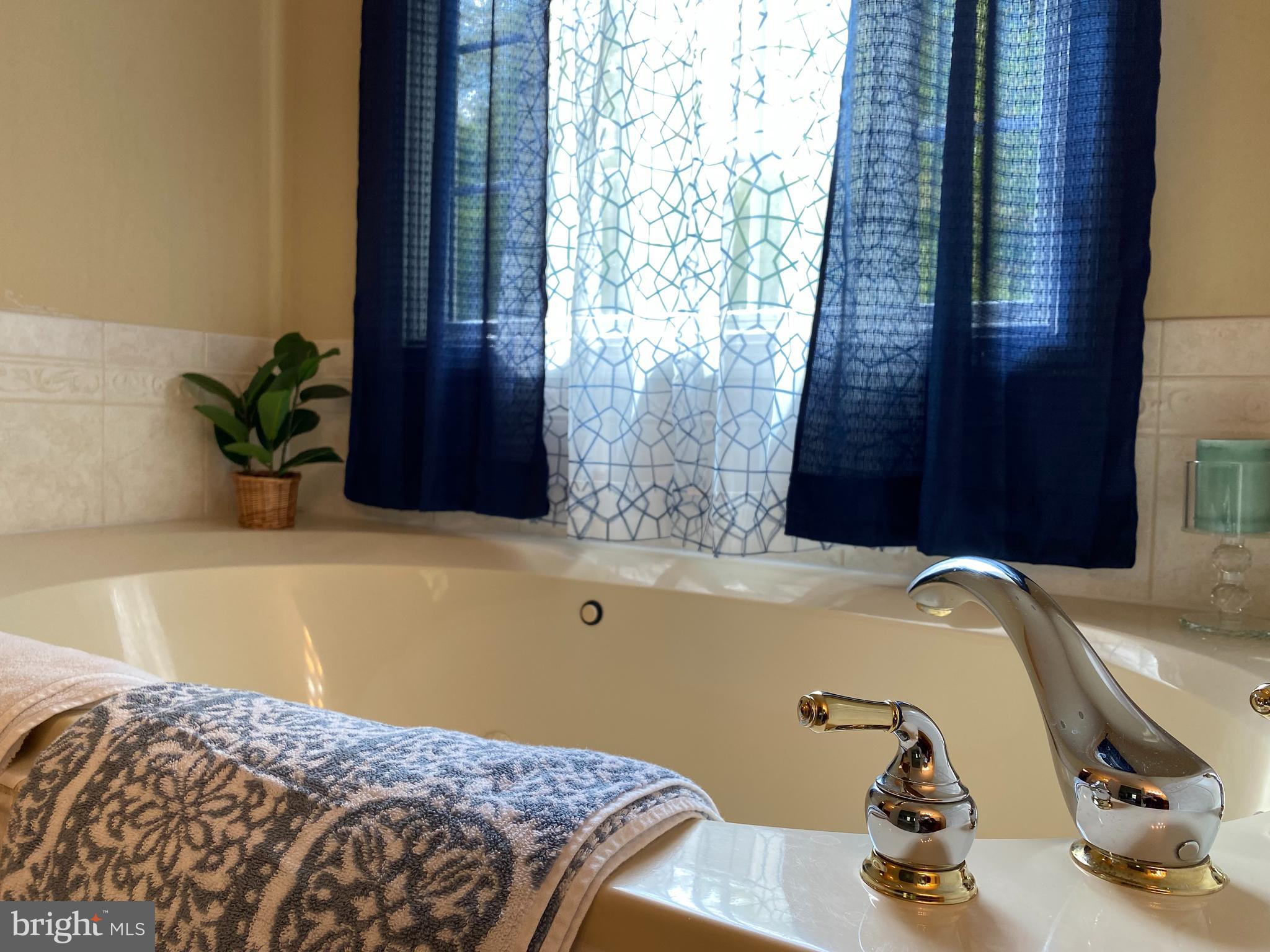 HUNTERS POND - Residential