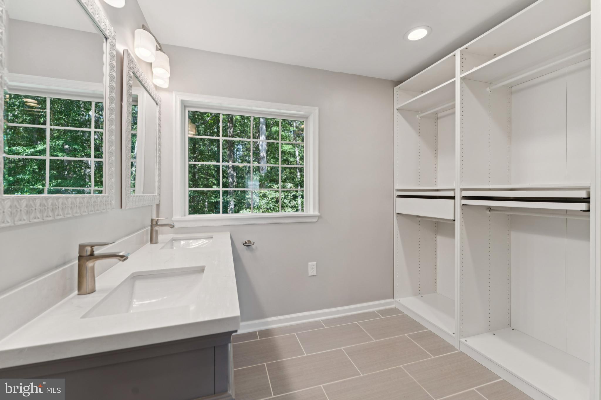 LAKE RIDGE - ANTIETAM - Residential