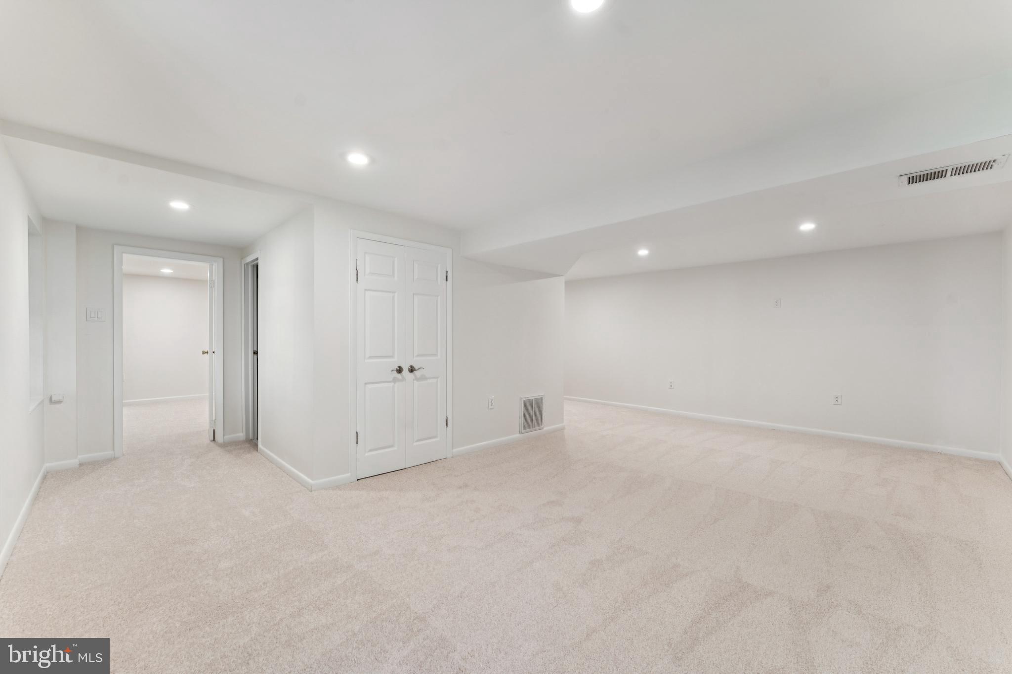 LAKE RIDGE - ANTIETAM - Residential