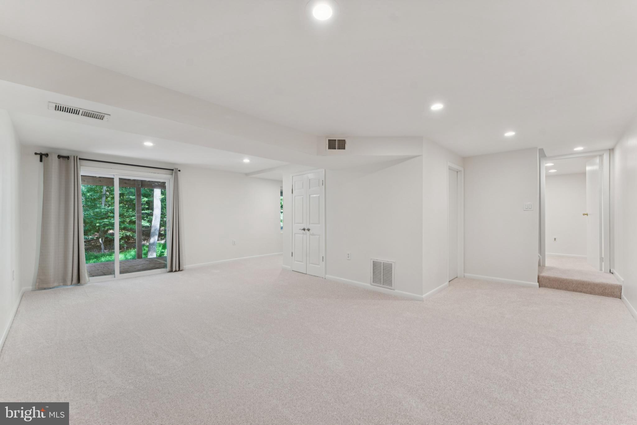 LAKE RIDGE - ANTIETAM - Residential