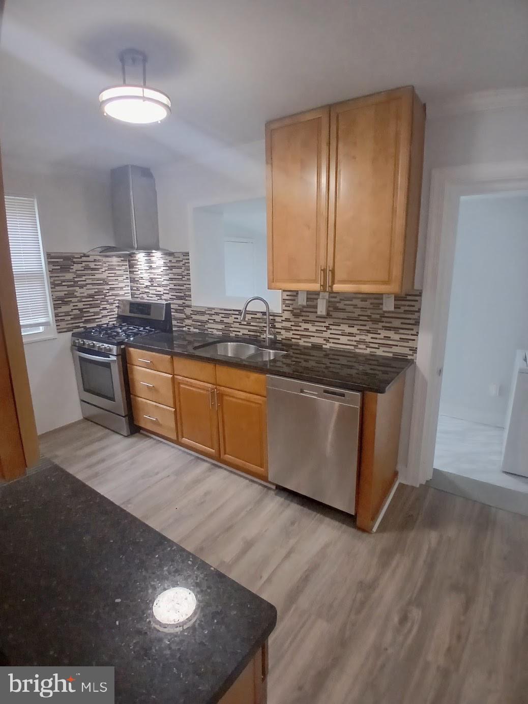 DUPONT VILLAGE - Residential