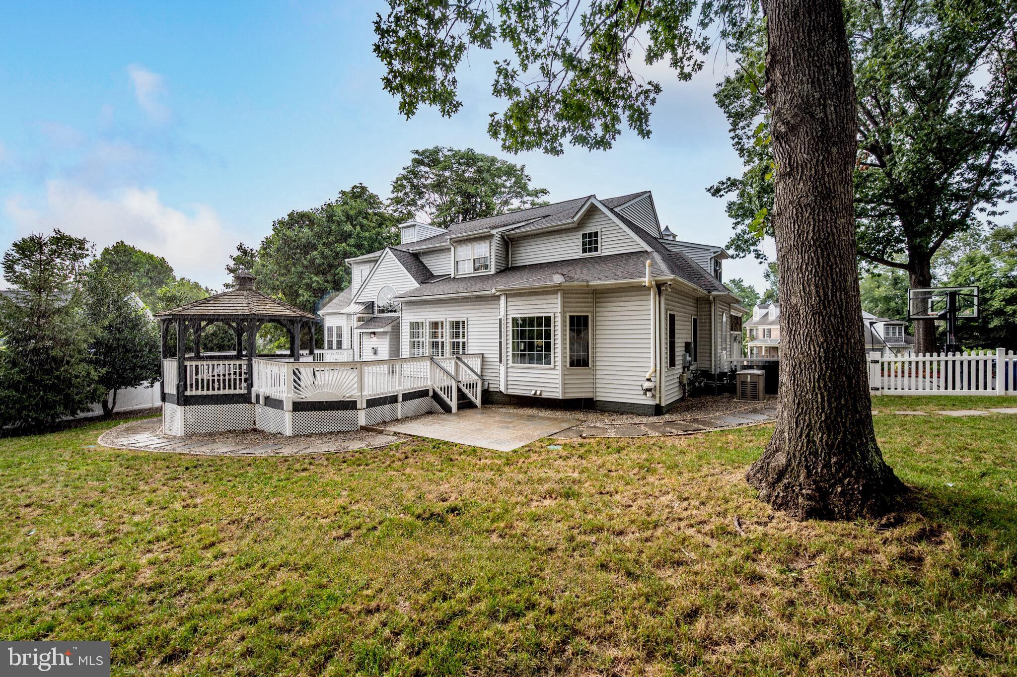 SUZANNE'S WAY - Residential