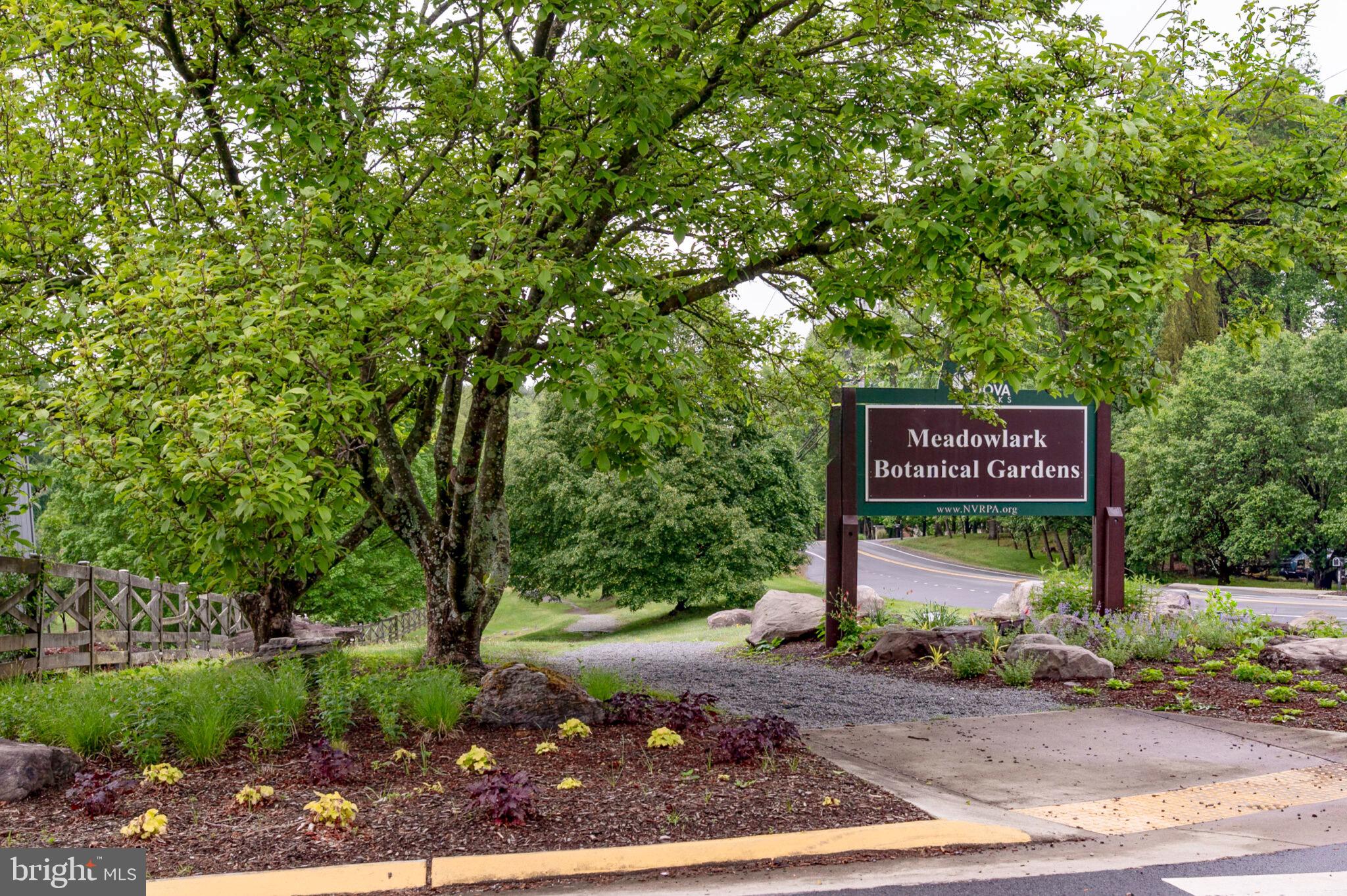 SUZANNE'S WAY - Residential