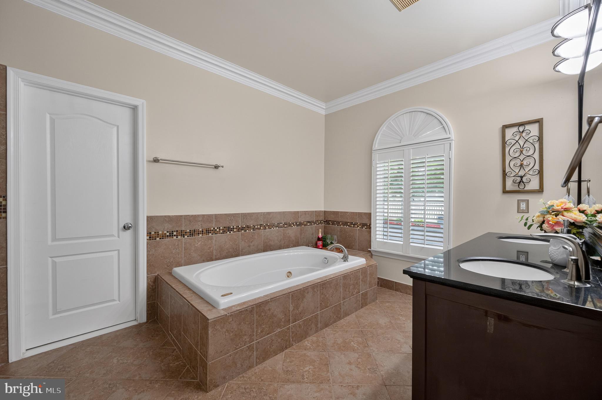 SUZANNE'S WAY - Residential