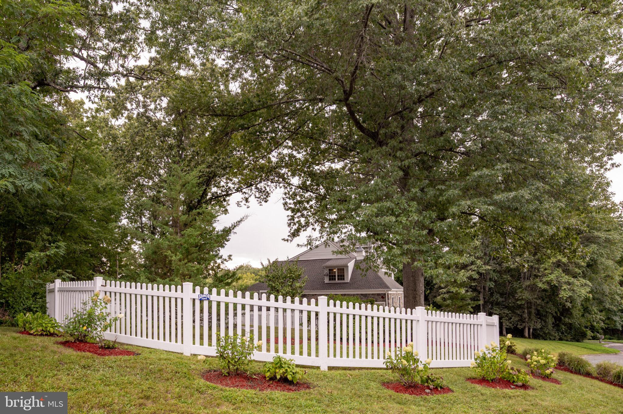 SUZANNE'S WAY - Residential