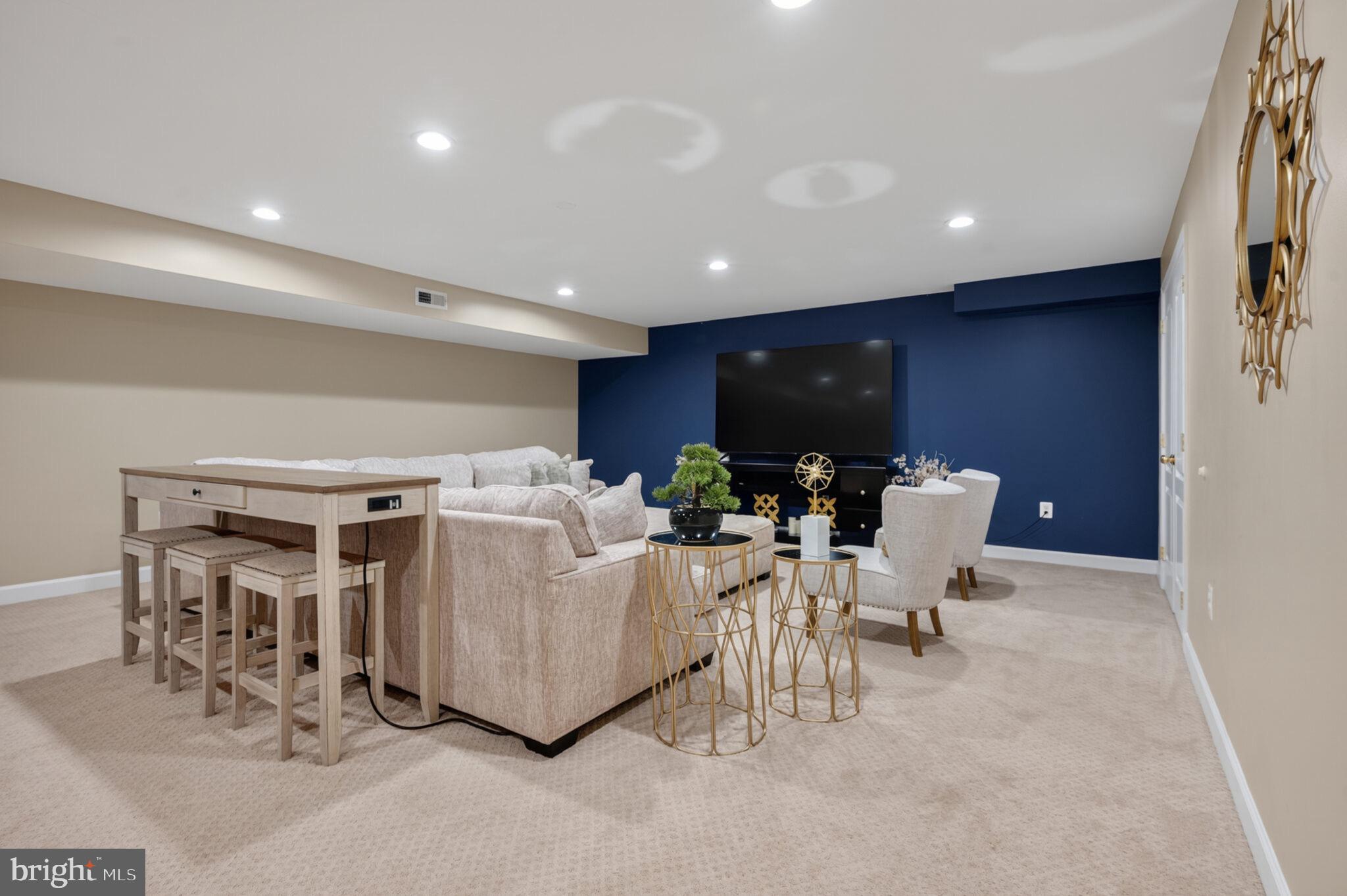 SUZANNE'S WAY - Residential