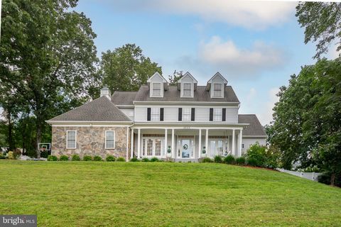 Photo of 8825 Stolen Moments Terrace, FAIRFAX, VA 22031 (MLS # VAFX2292648)