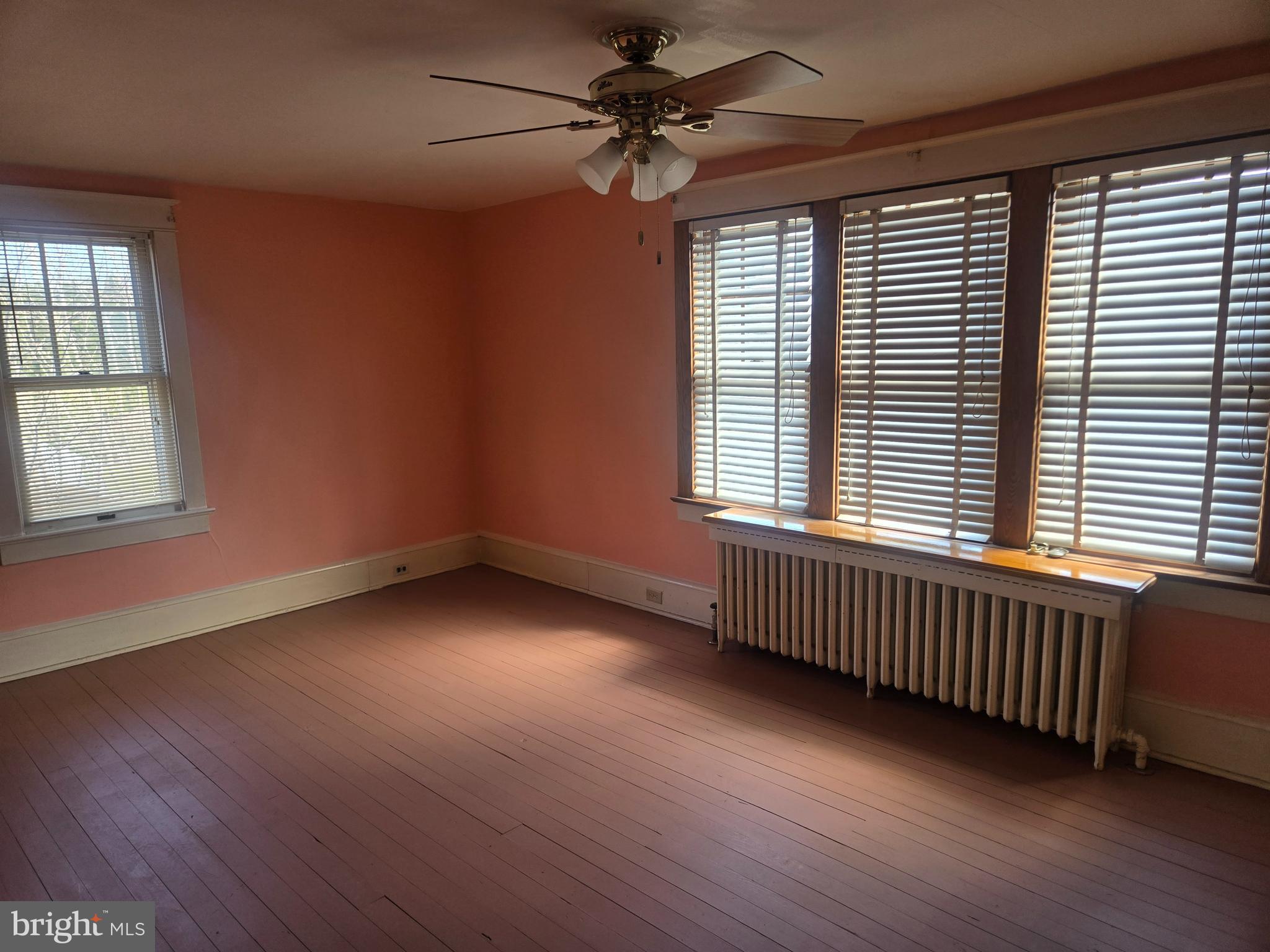 YORKVILLE - Residential