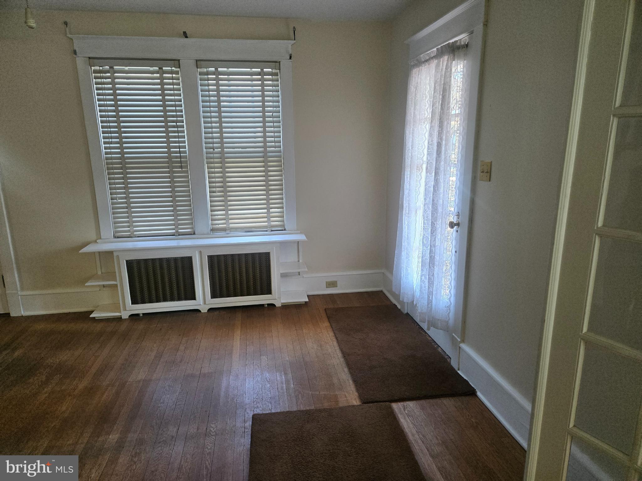 YORKVILLE - Residential