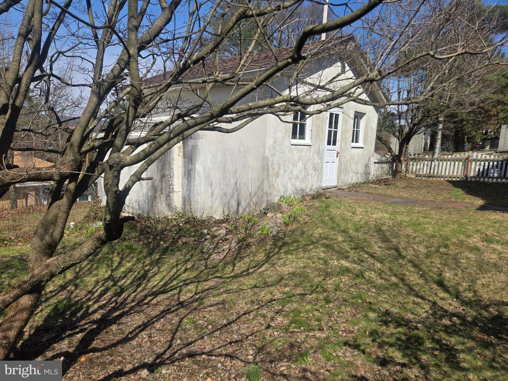 YORKVILLE - Residential