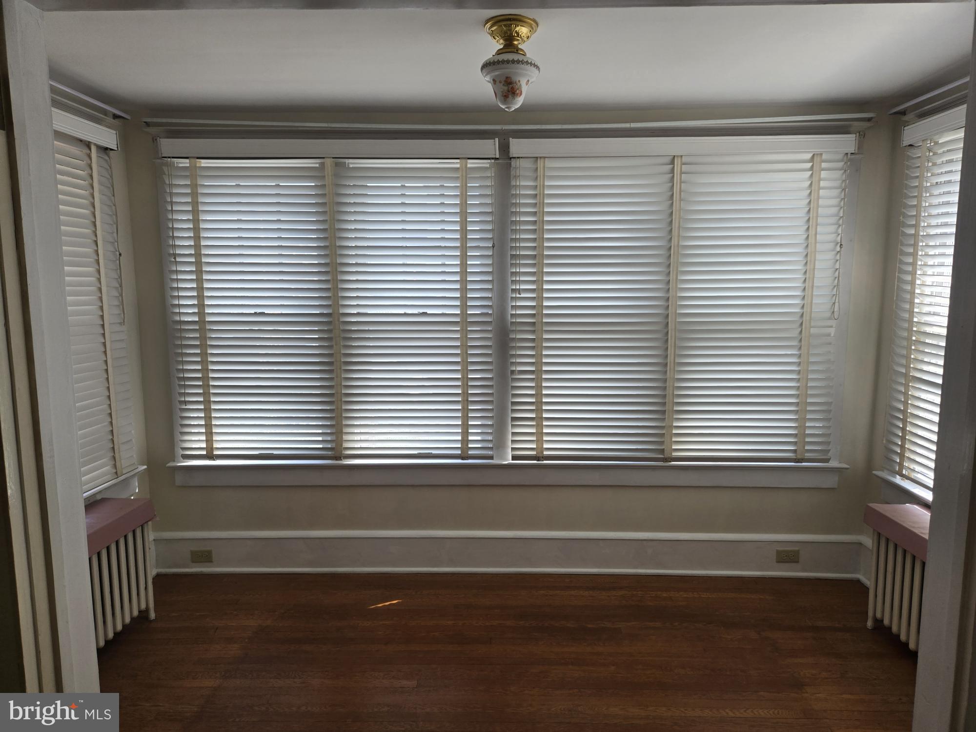 YORKVILLE - Residential