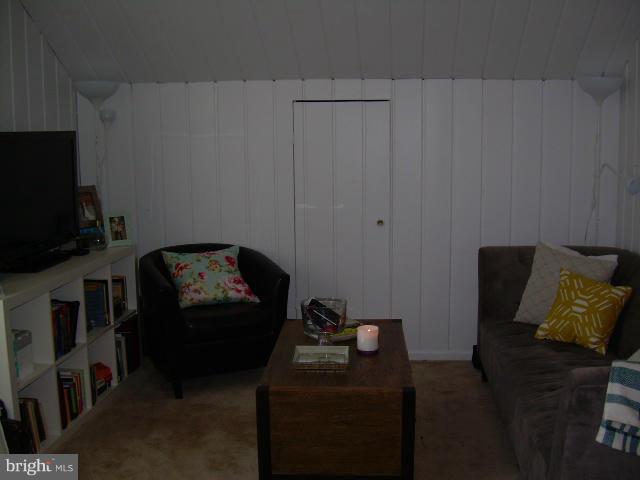 ADDISON HEIGHTS - Residential Income