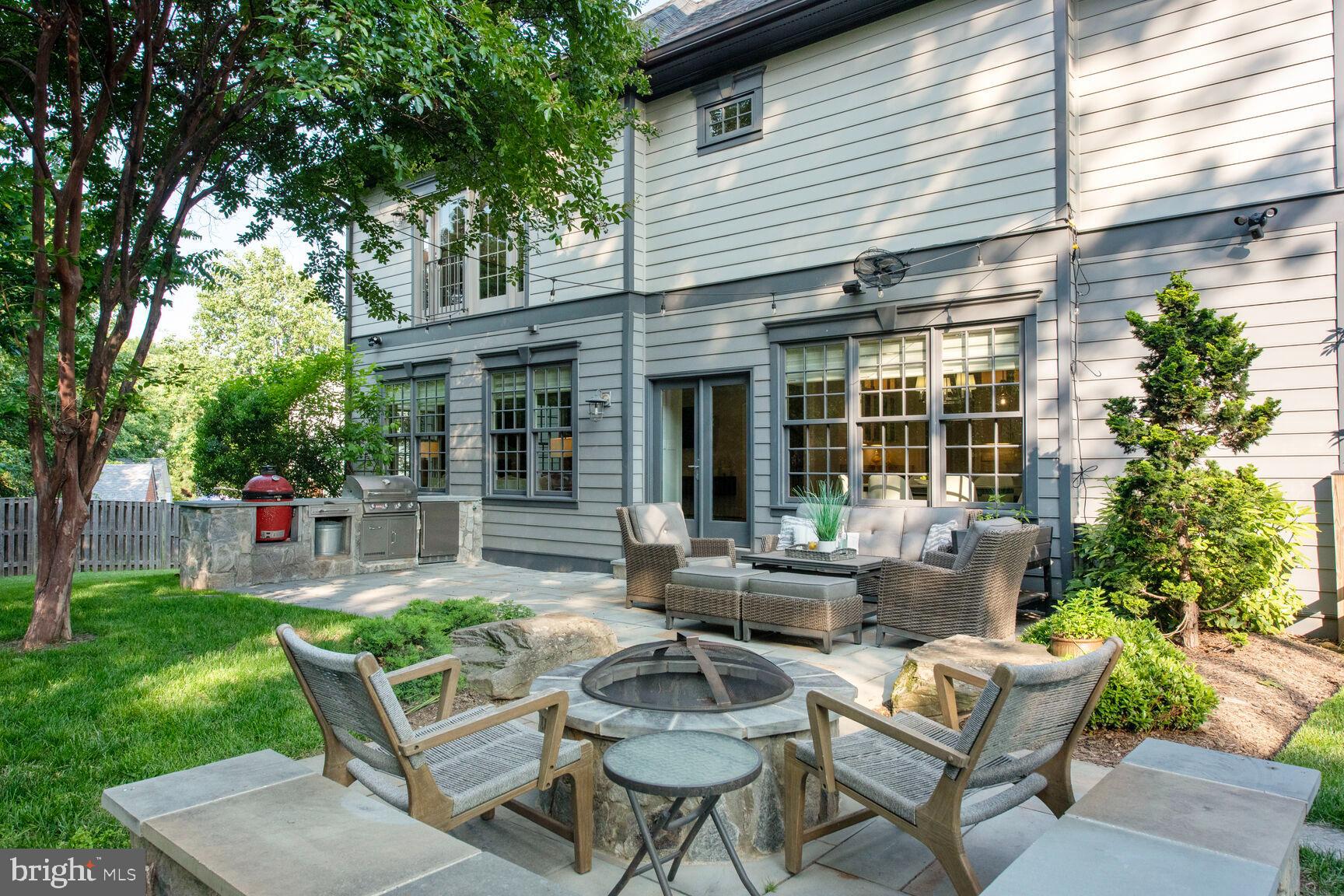 LEE HEIGHTS - Residential