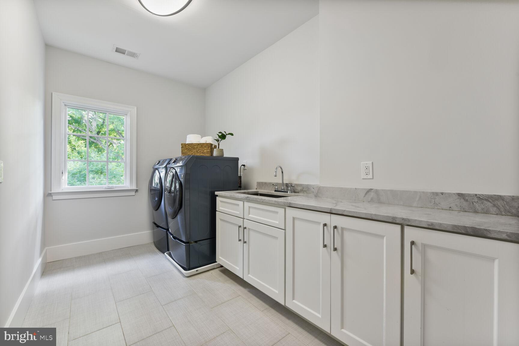 LEE HEIGHTS - Residential