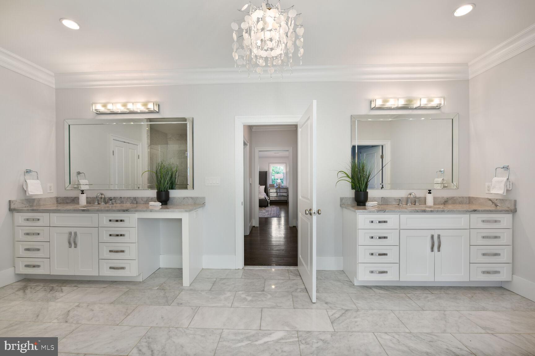 LEE HEIGHTS - Residential