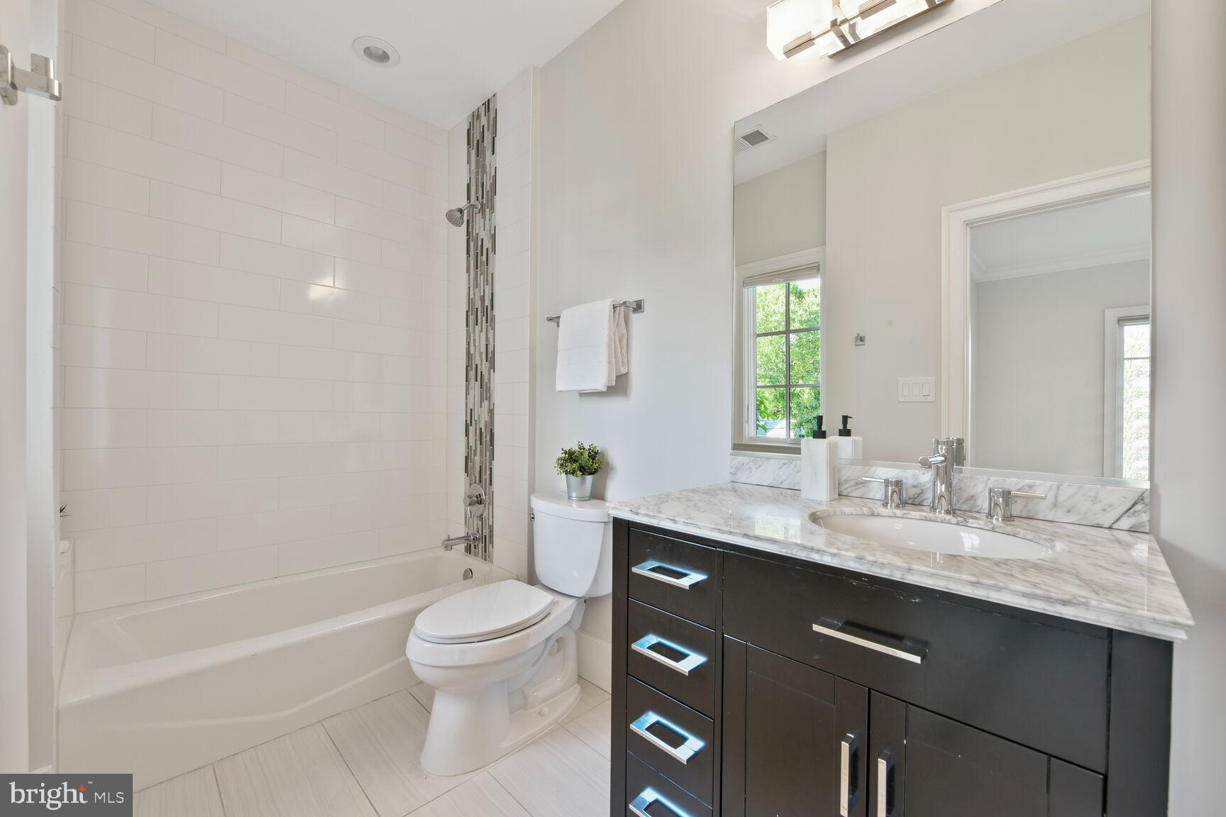 LEE HEIGHTS - Residential