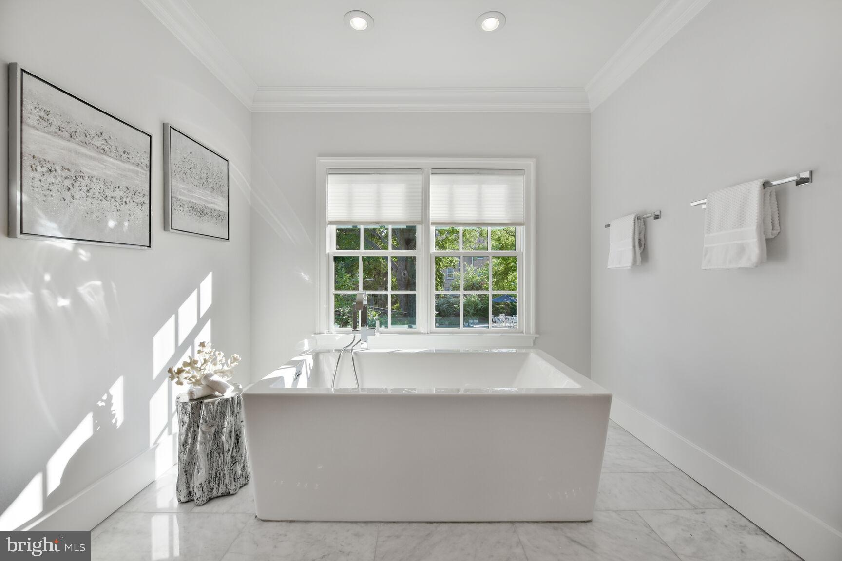 LEE HEIGHTS - Residential