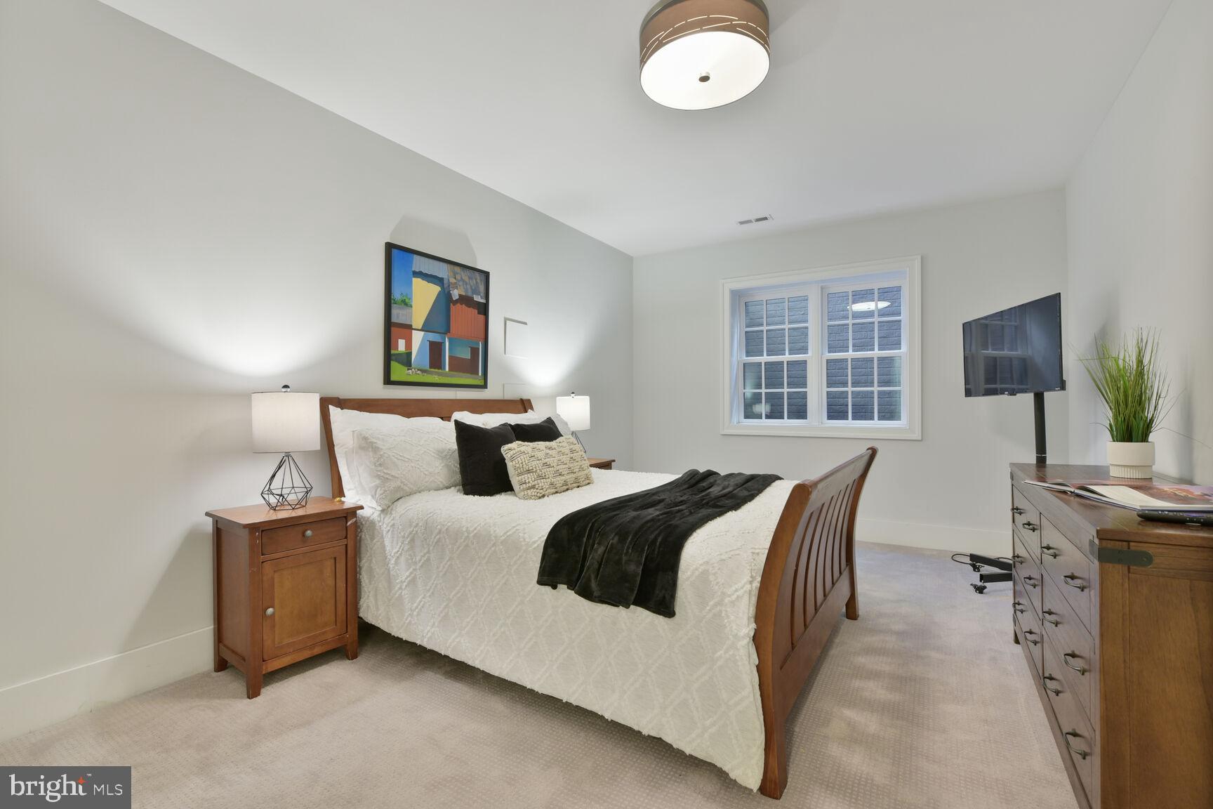 LEE HEIGHTS - Residential