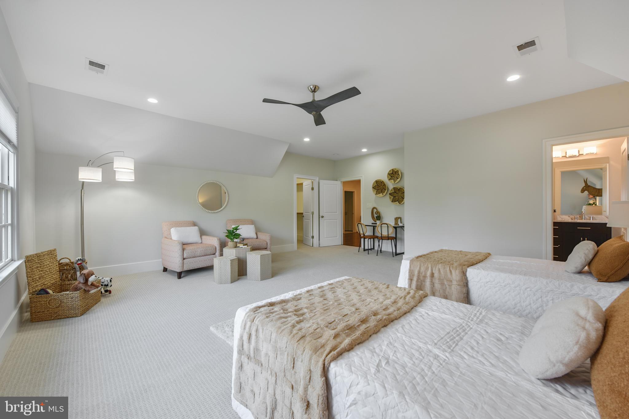 LEE HEIGHTS - Residential