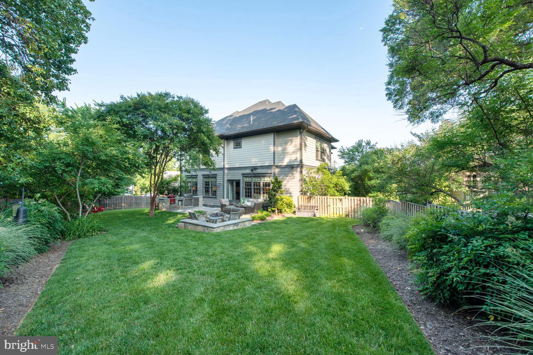 LEE HEIGHTS - Residential