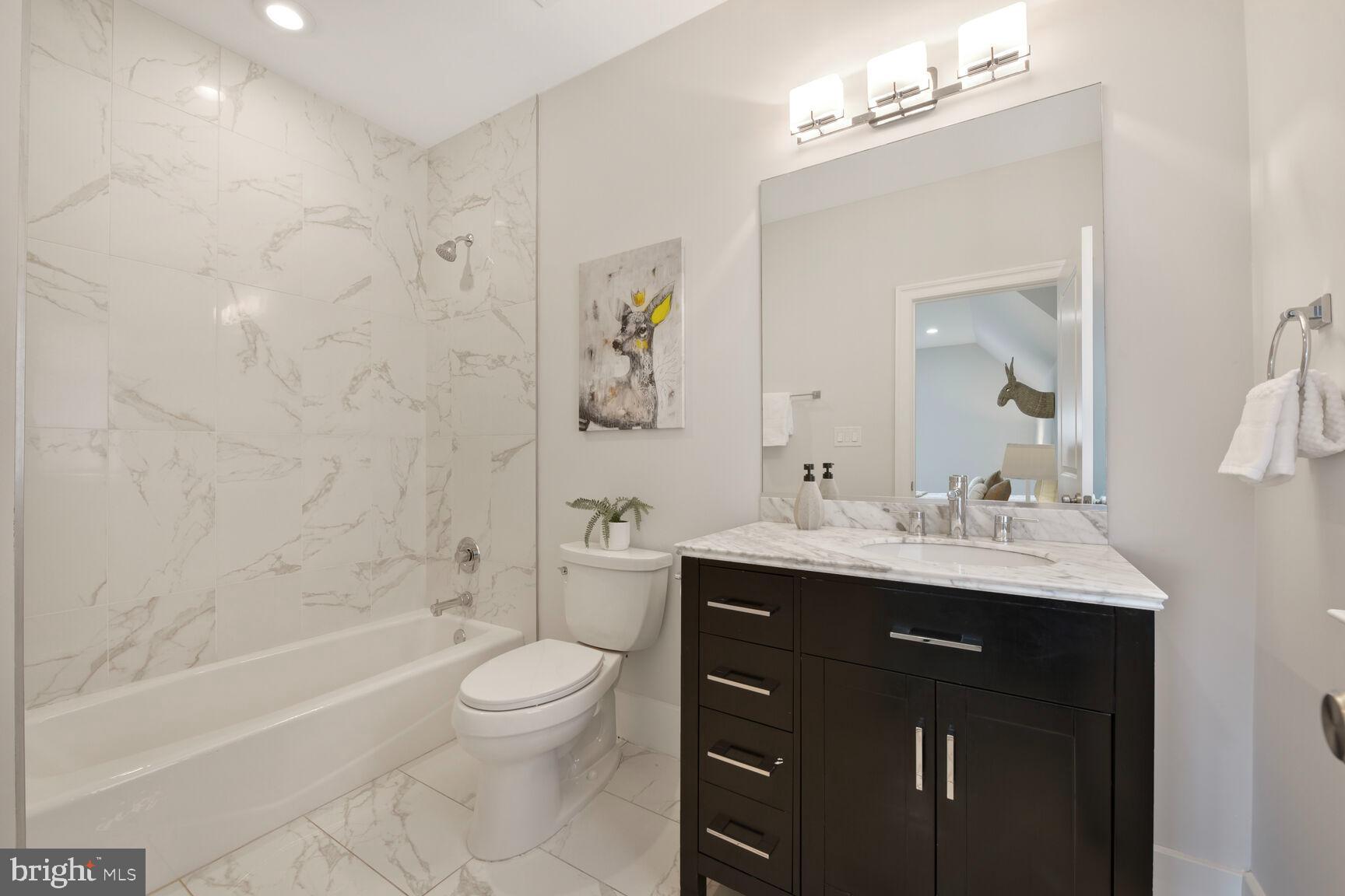 LEE HEIGHTS - Residential