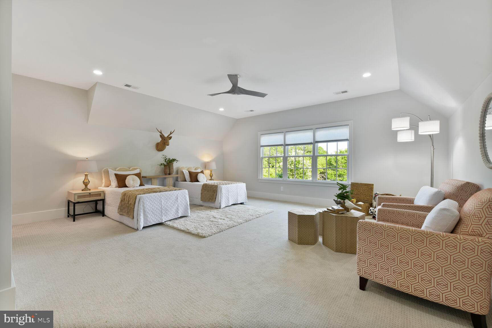 LEE HEIGHTS - Residential