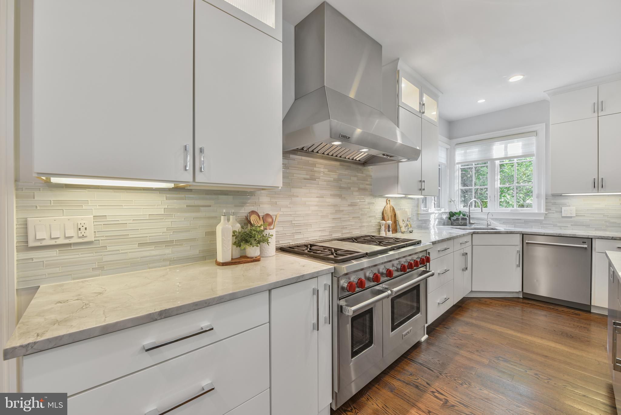 LEE HEIGHTS - Residential