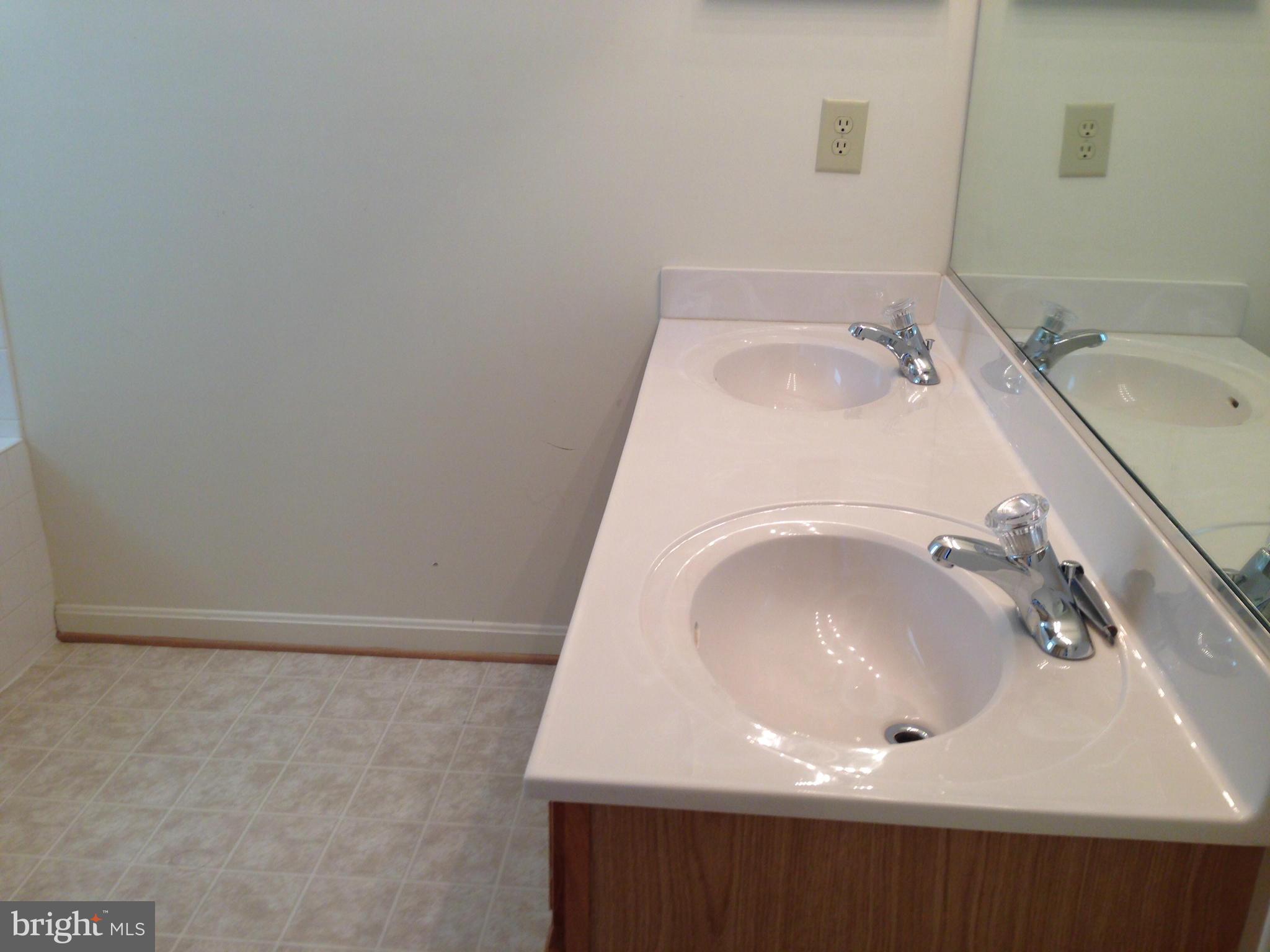 SALEM FIELDS - Residential