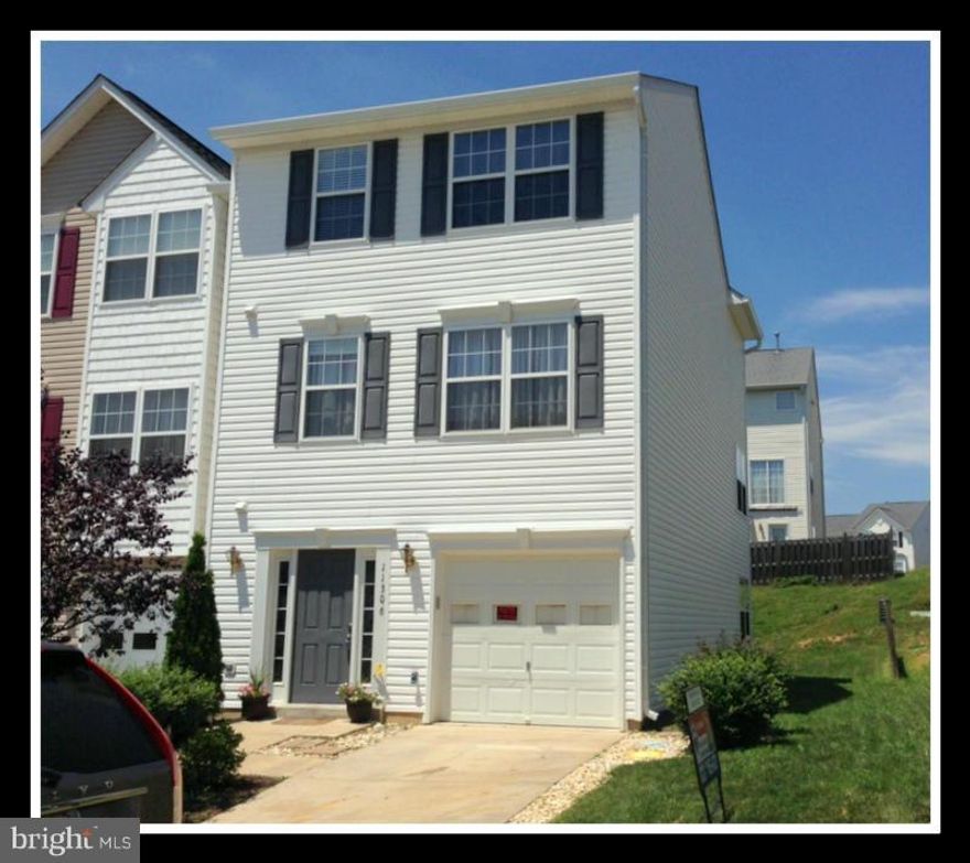 Great end unit town home in Salem Fields! Tons of Natural light! 3 bdrs, 2 fbath, & 2 hbaths. Master Bdr has 2 large closets. Huge MBath w/ shower & sep soaking tub.Large open kitchen w/ Stainless Steel appliances. Beautiful and spacious 3 finished levels, open floor plan throughout. Nice curb appeal and One-car garage. Community Amenities: Pool, Clubhouse, Tennis Cts, Walking Trails, & Tot Lots