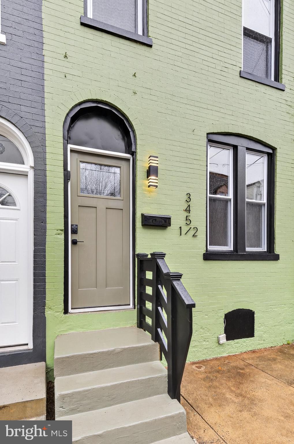 345 BEAVER STREET 1/2