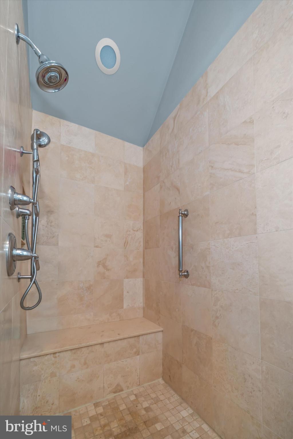 HICKORY HILL - Residential