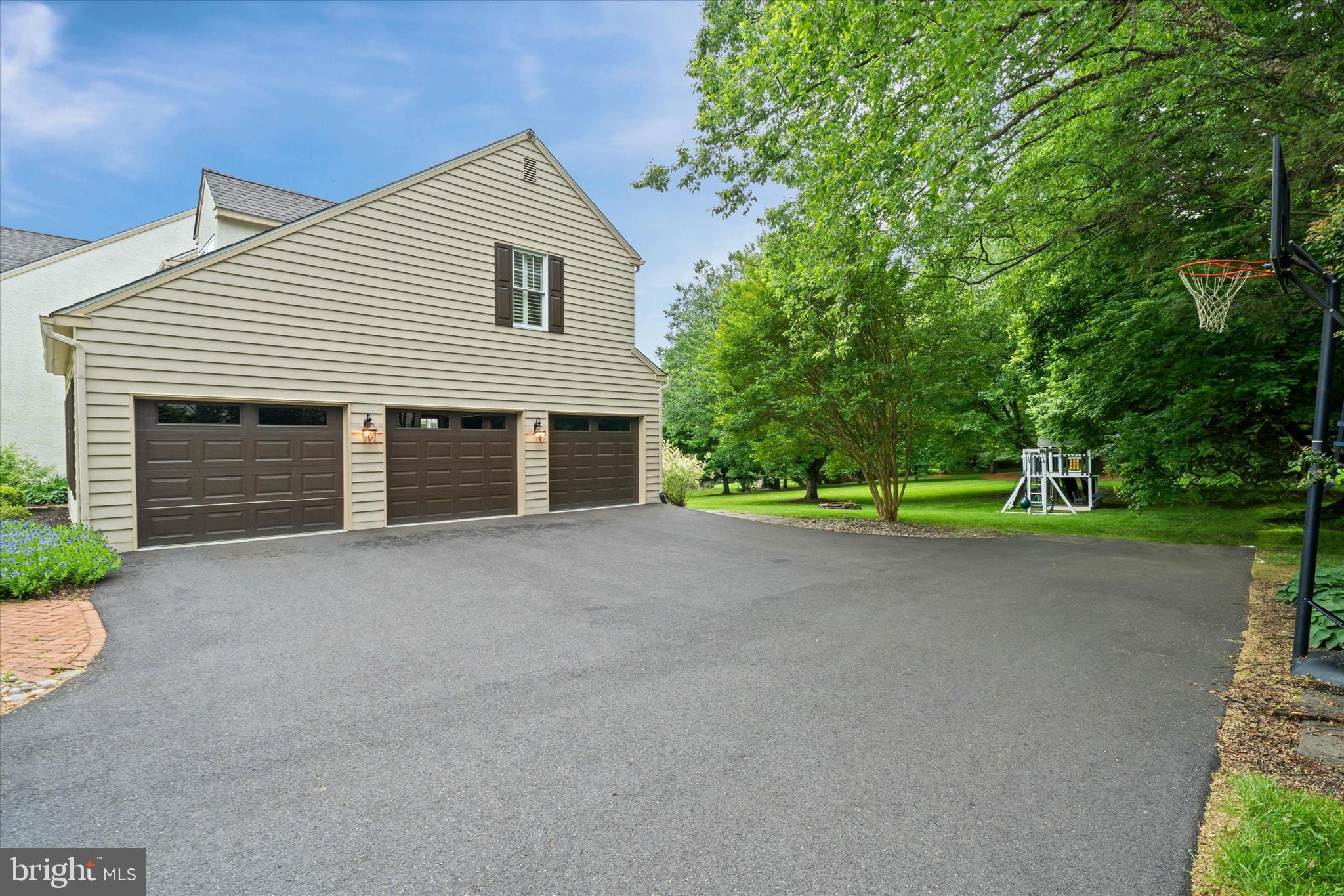 HICKORY HILL - Residential