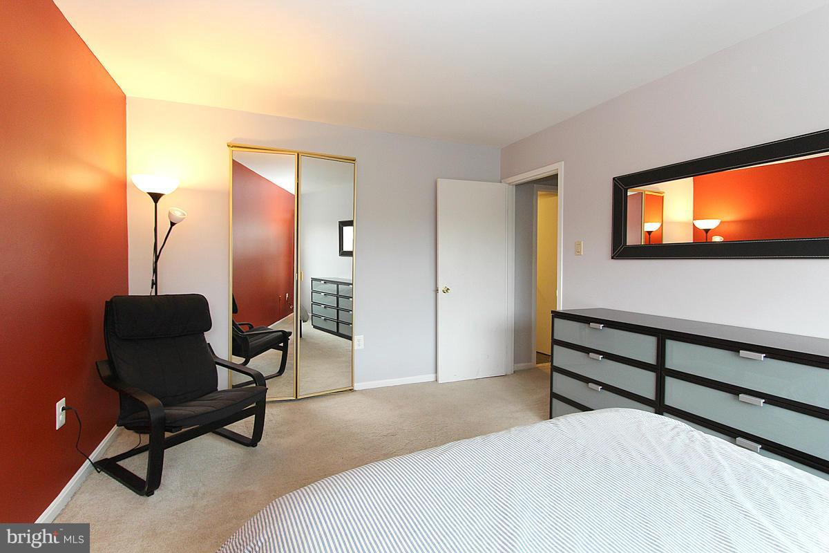 CANTERBURY SQUARE - Residential Lease