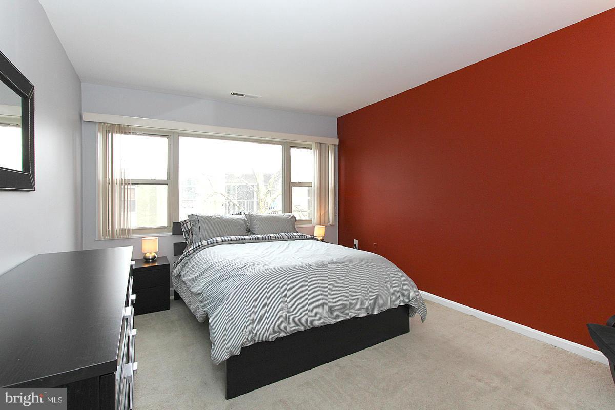 CANTERBURY SQUARE - Residential Lease