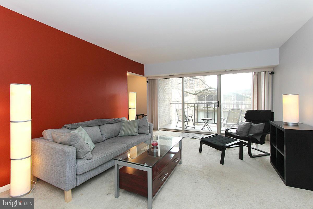 CANTERBURY SQUARE - Residential Lease