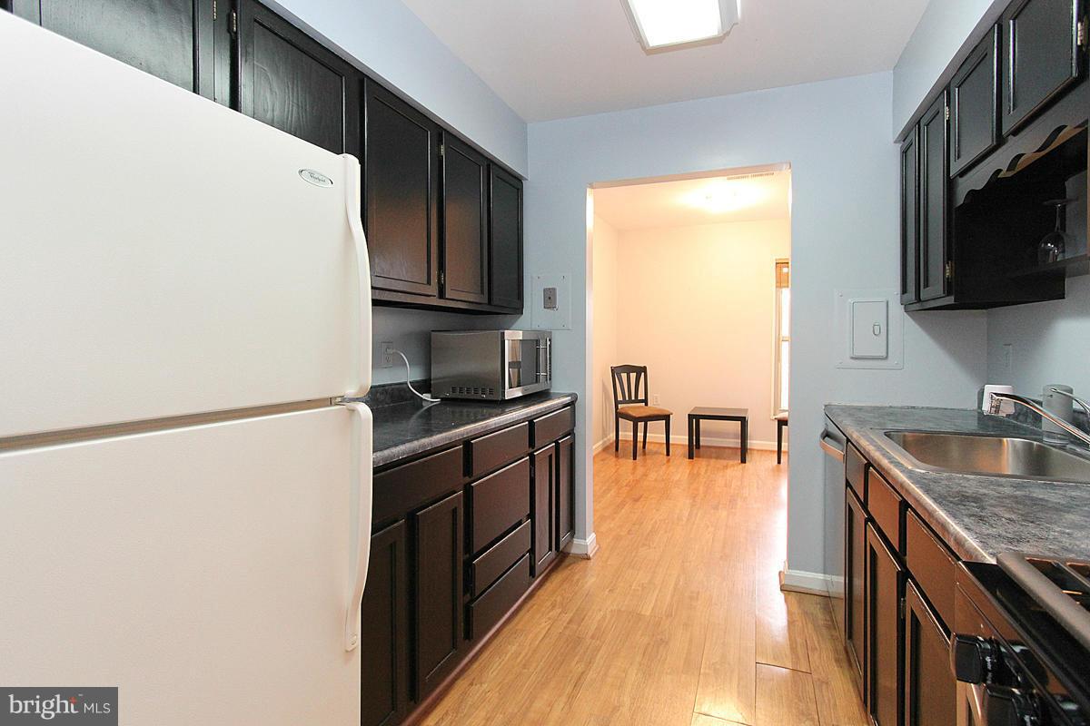 CANTERBURY SQUARE - Residential Lease