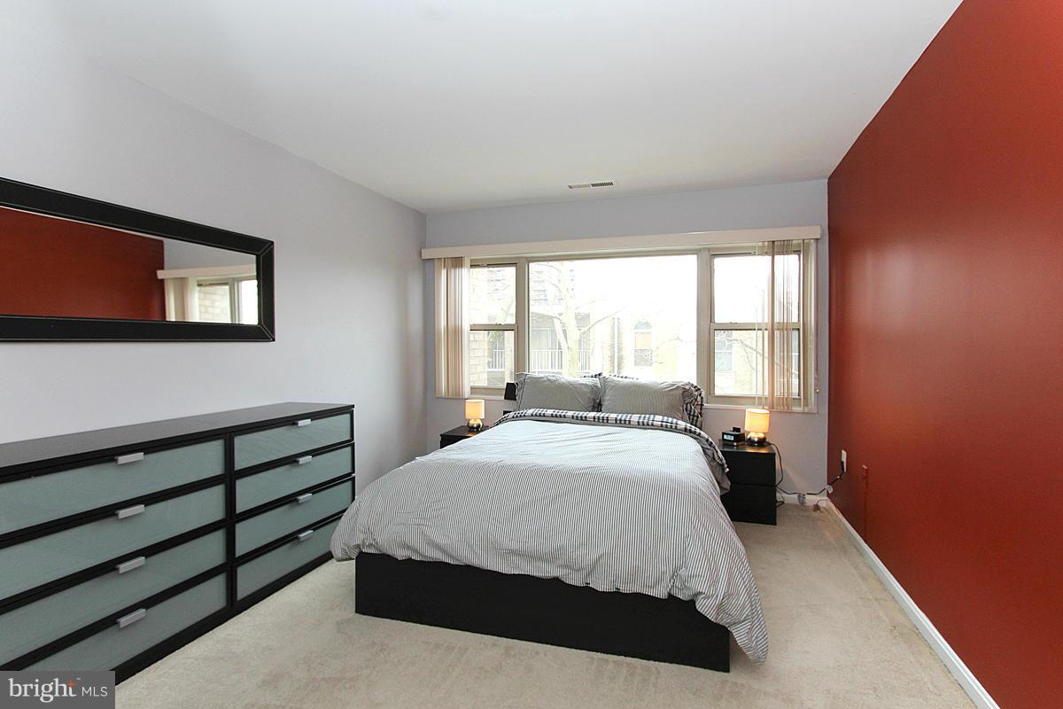 CANTERBURY SQUARE - Residential Lease