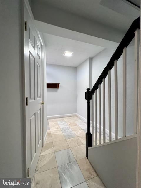 GUNNERS LAKE VILLAGE - Residential Lease