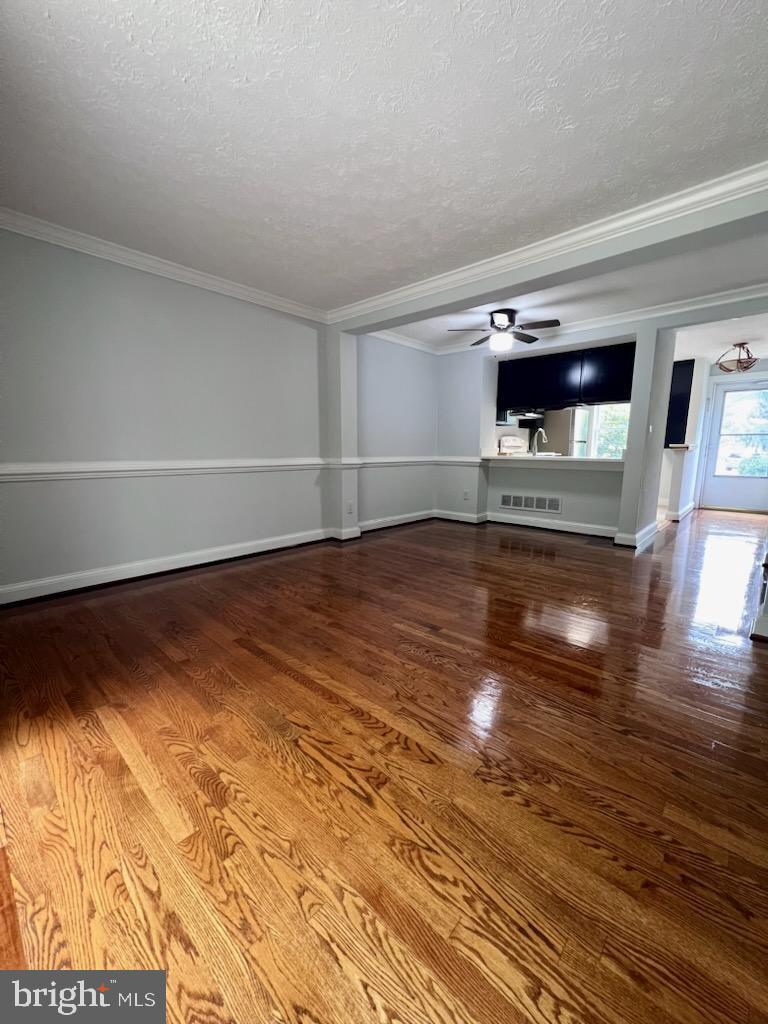 GUNNERS LAKE VILLAGE - Residential Lease