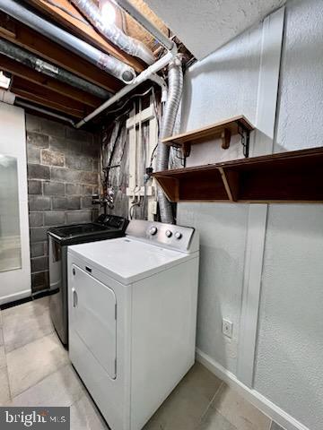 GUNNERS LAKE VILLAGE - Residential Lease